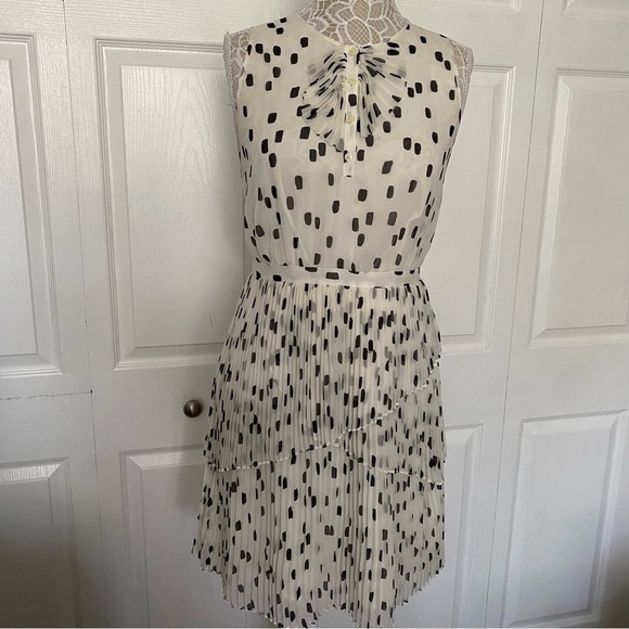 Banana Republic Dresses & Skirts - Banana Republic Polka Dot Pleated Dress 6